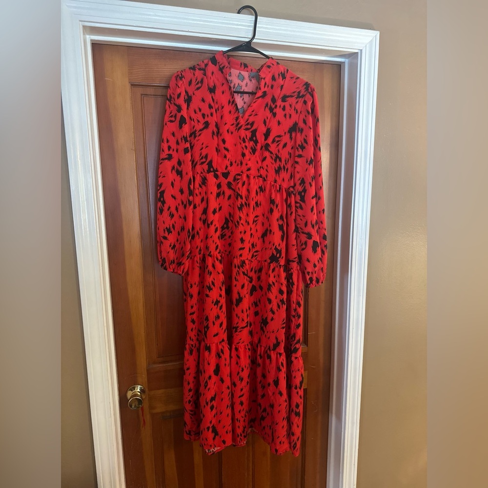 Elegant Red and Black Patterned Dress